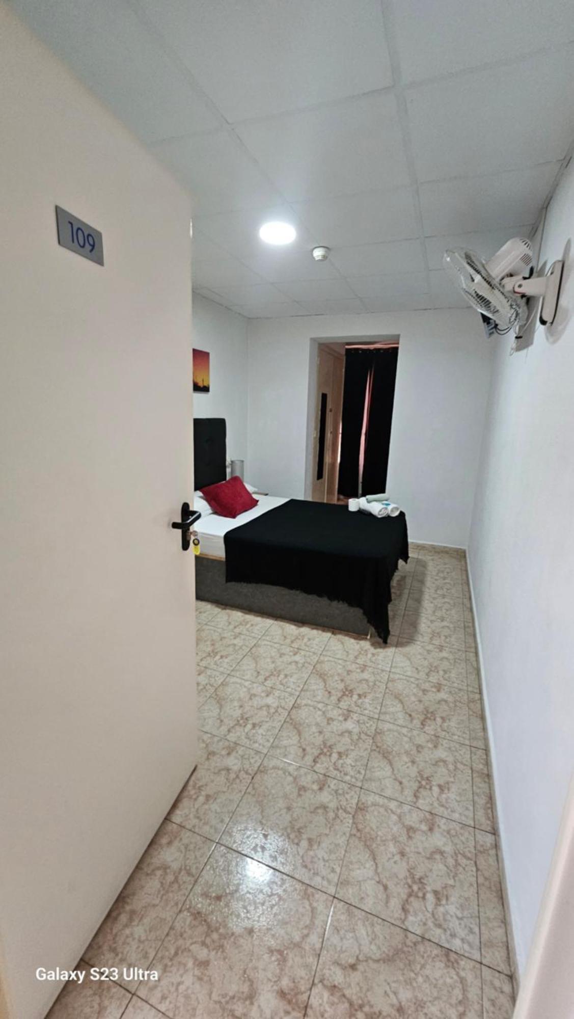 Hostal Sol Celeste Lloret de Mar Exterior foto